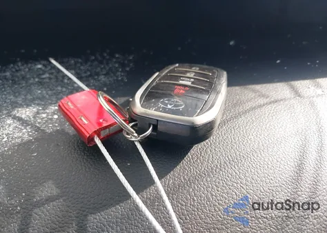 2018 Toyota Mirai из США, поврежденный, VIN JTDBVRBD8JA005487